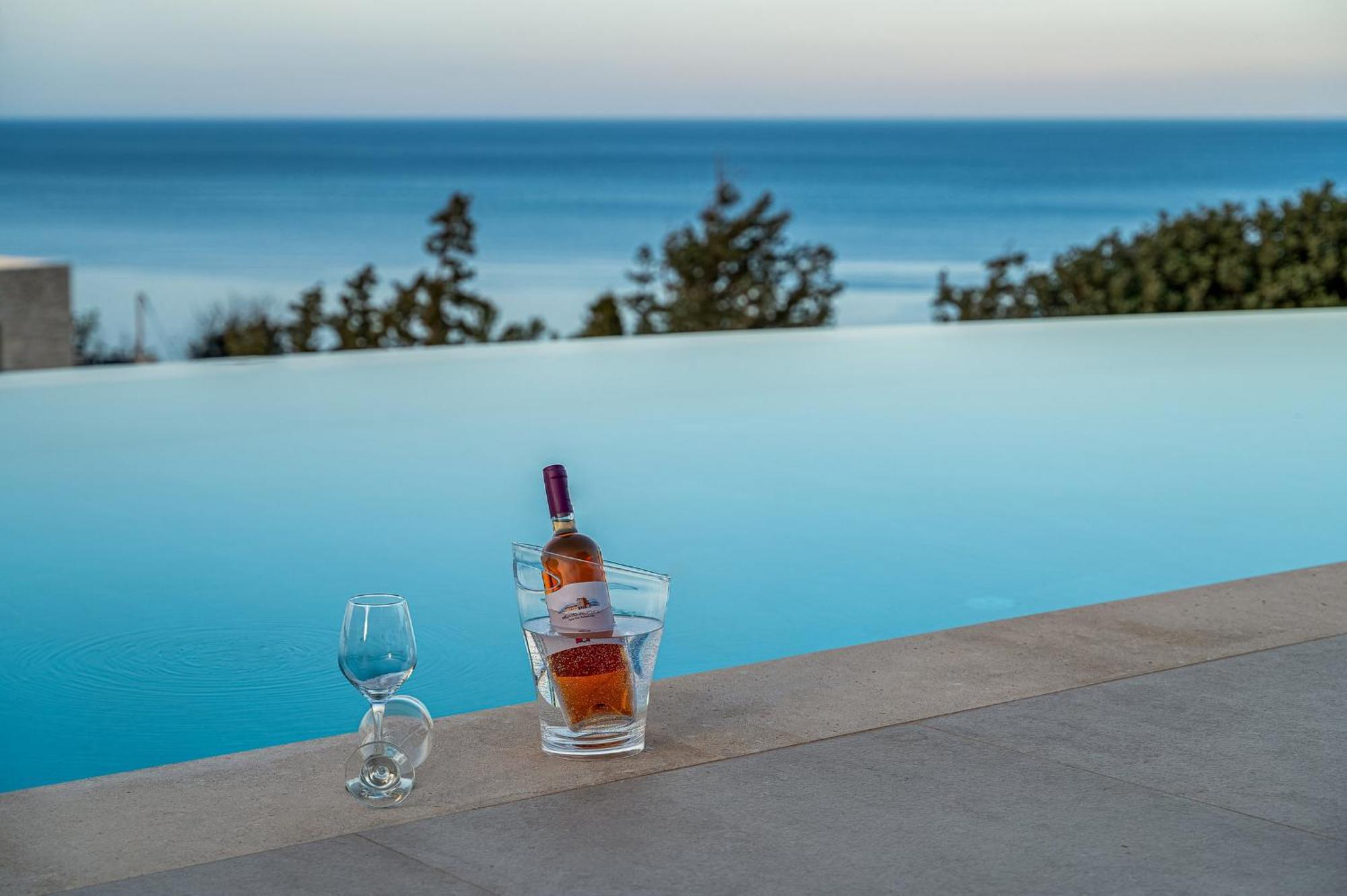 Majo Luxury Villa Agia Pelagia (Crete)