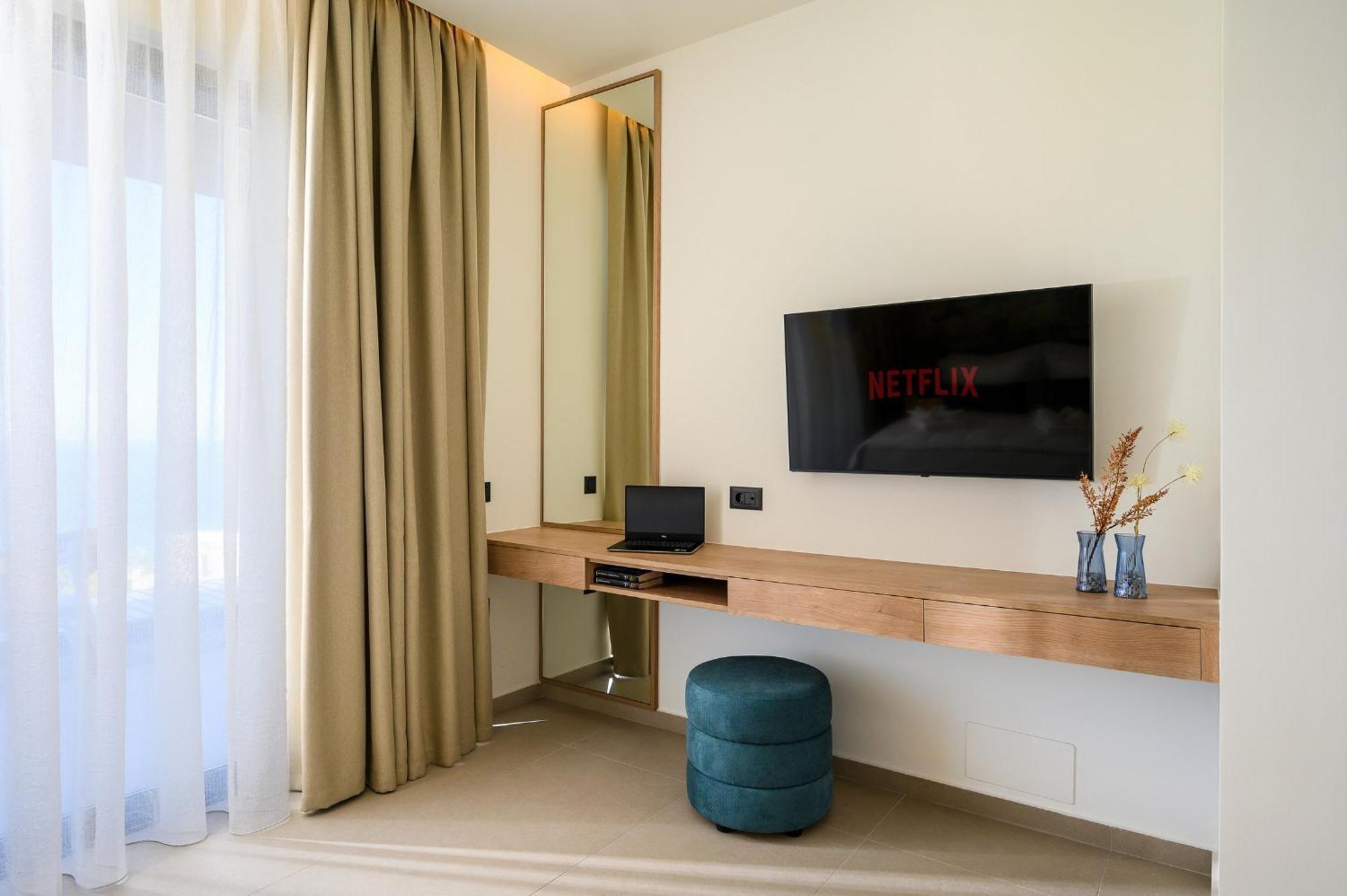Majo Luxury Agia Pelagia (Crete)